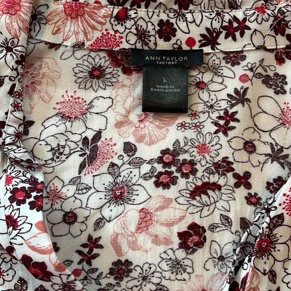 Ann Taylor pullover blouse - Picture 2 of 8